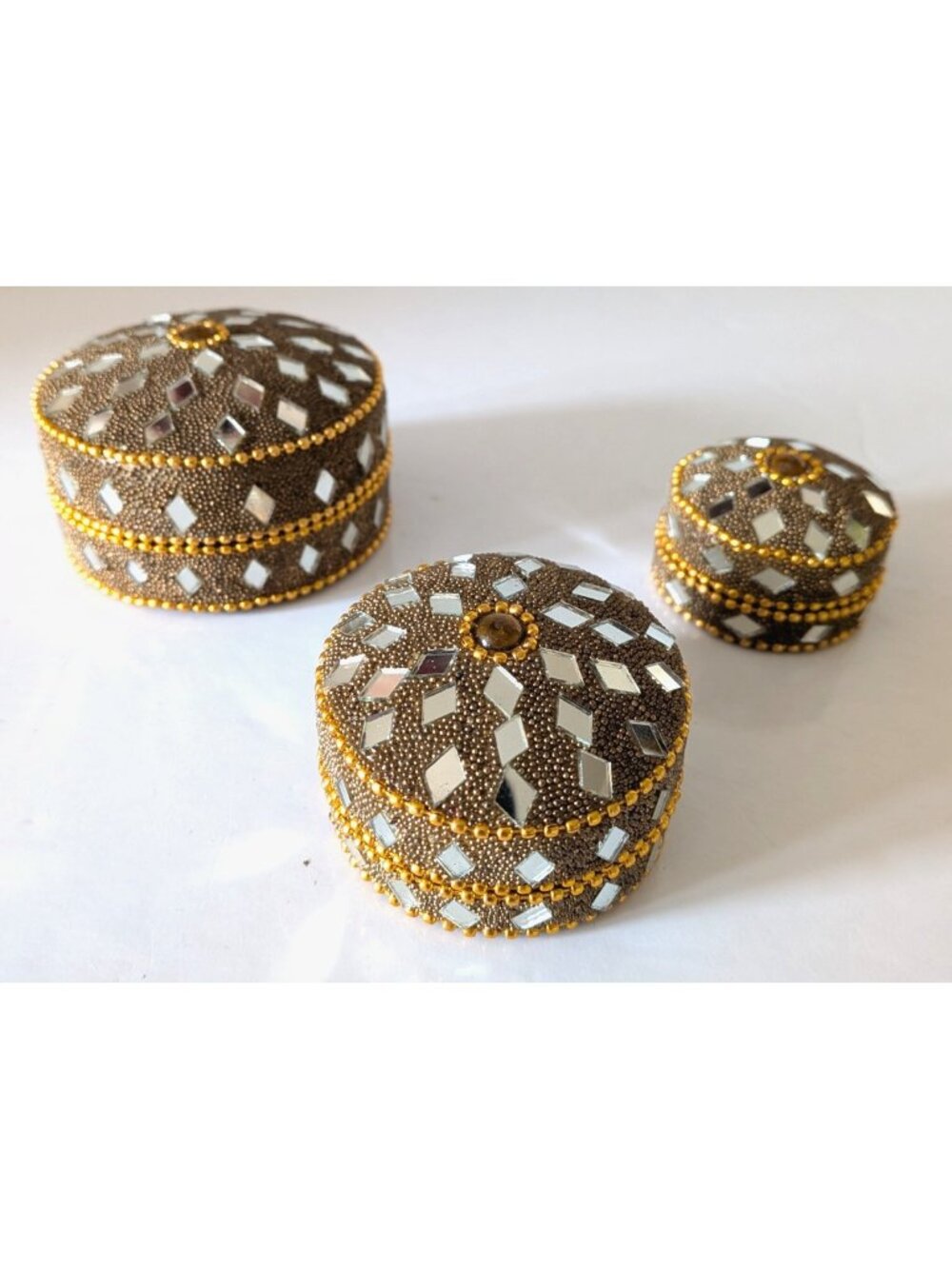 Eloria Decor Set Of 3 Nesting Trinket Box Handcrafted Micro Beading Metal Mirror
